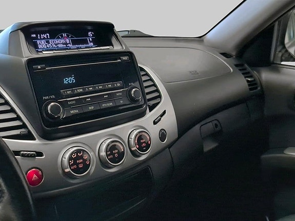 Mitsubishi L200 13 of 14