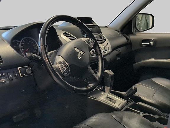 Mitsubishi L200 9 of 14