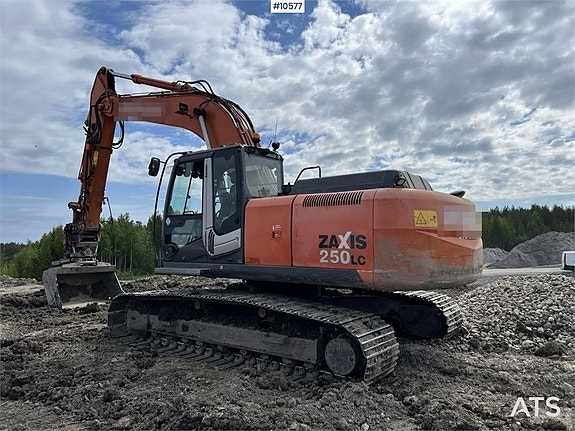 Hitachi ZX250 LC-3 Grävmaskin med rotor och skopa (425,000:- 3 of 24