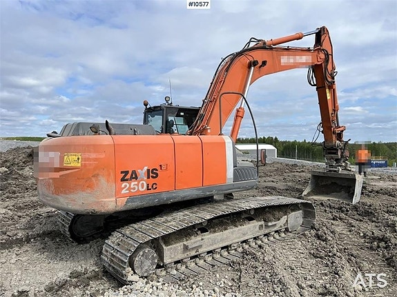 Hitachi ZX250 LC-3 Grävmaskin med rotor och skopa (425,000:- 4 of 24