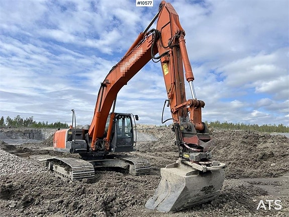 Hitachi ZX250 LC-3 Grävmaskin med rotor och skopa (425,000:- 2 of 24