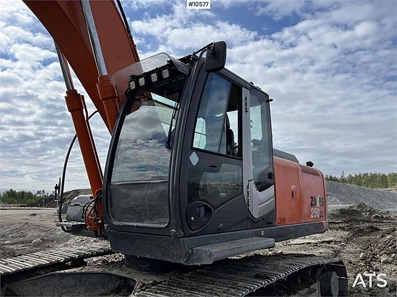 Hitachi ZX250 LC-3 Grävmaskin med rotor och skopa (425,000:- 23 of 24