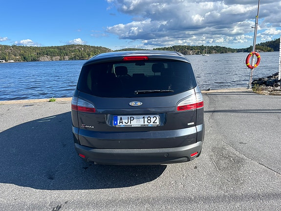 Ford S-MAX 4 of 9