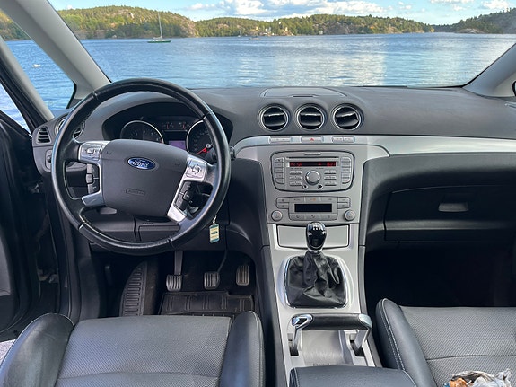 Ford S-MAX 8 of 9