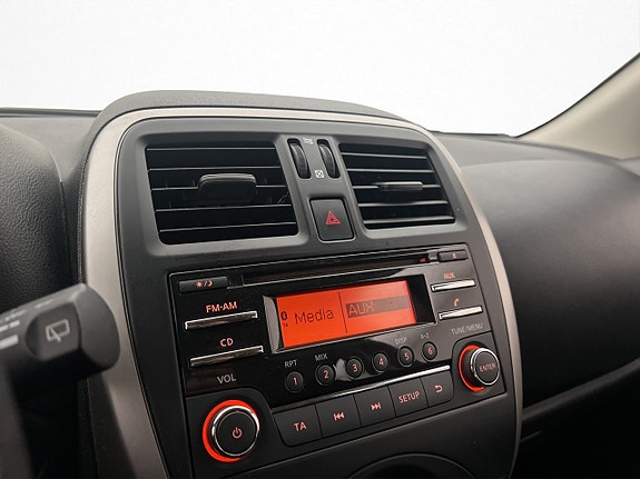 Nissan Micra 19 of 23