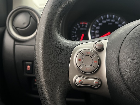 Nissan Micra 22 of 23