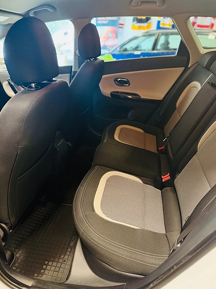 Kia Ceed 15 of 22