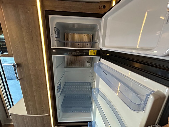 Kabe Imperial 600 XL KS / AC / Alde / Ugn / Förtält 15 of 22
