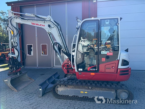 Grävmaskin Takeuchi TB250-2 8 of 27