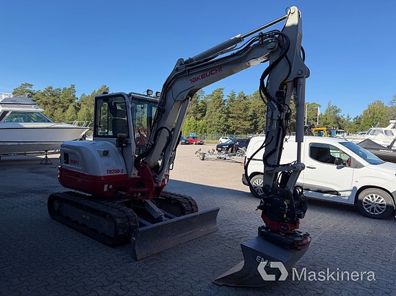 Grävmaskin Takeuchi TB250-2 3 of 27