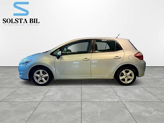 Toyota Auris 9 of 12