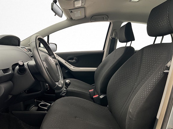 Toyota Yaris 10 of 26
