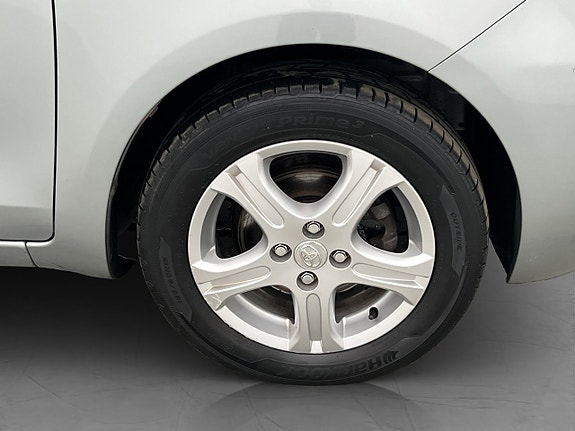 Toyota Yaris 26 of 26