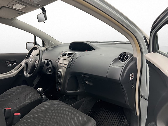 Toyota Yaris 22 of 26