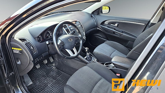 Kia Ceed 6 of 9