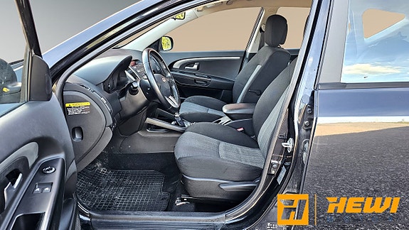 Kia Ceed 7 of 9