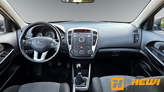 Kia Ceed 5 of 9