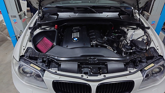 BMW 135i 5 of 8
