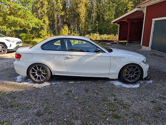 BMW 135i 2 of 8