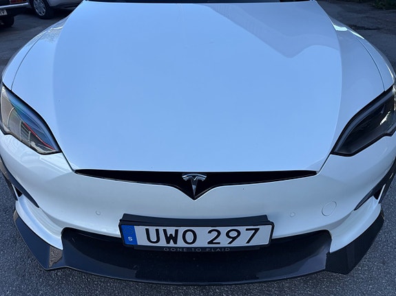Tesla Model S 12 of 20