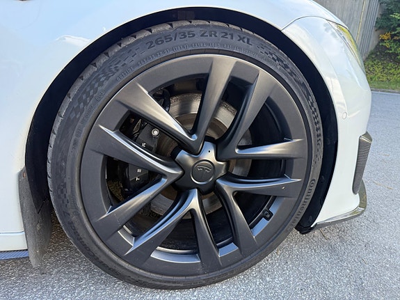 Tesla Model S 14 of 20