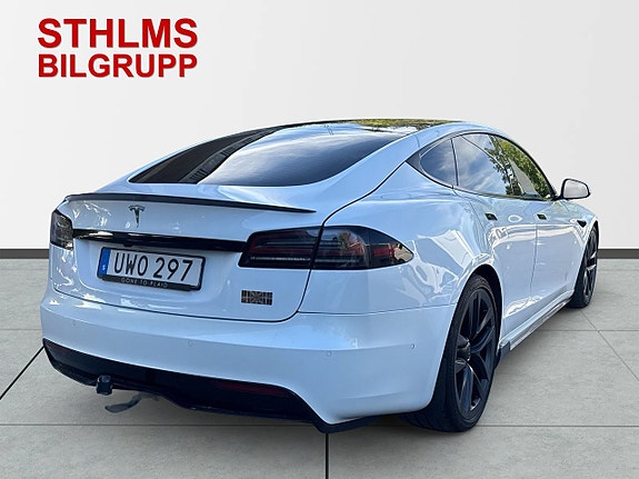 Tesla Model S 4 of 20