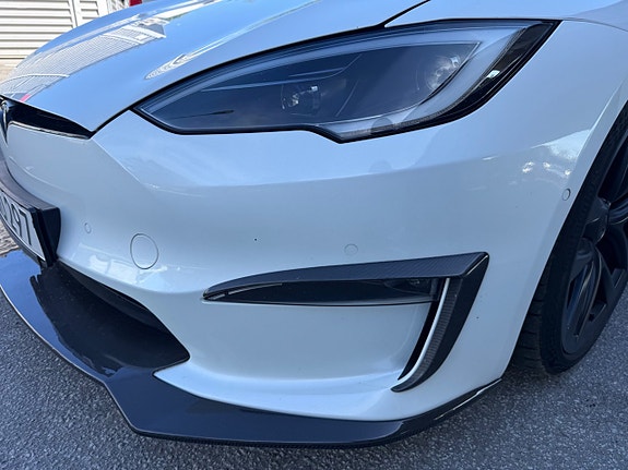 Tesla Model S 11 of 20