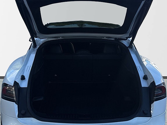 Tesla Model S 8 of 20