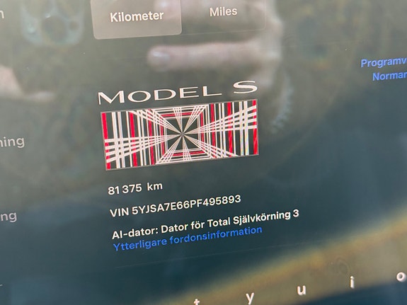 Tesla Model S 19 of 20
