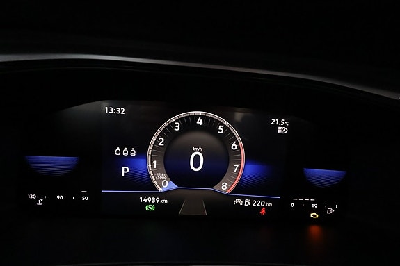 Volkswagen T-Roc 17 of 22