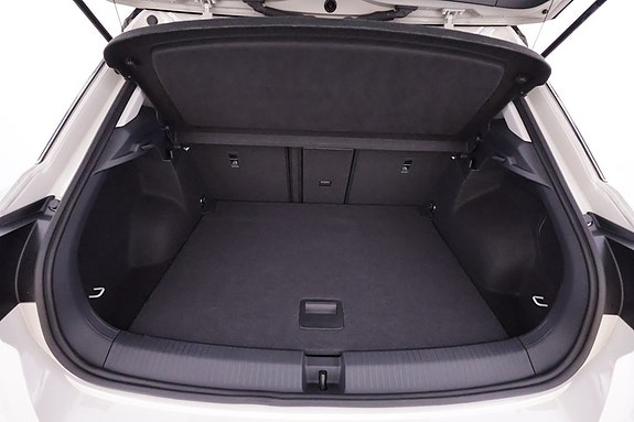Volkswagen T-Roc 10 of 22