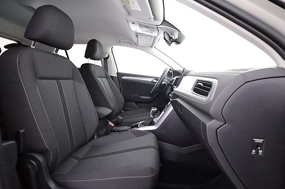 Volkswagen T-Roc 12 of 22