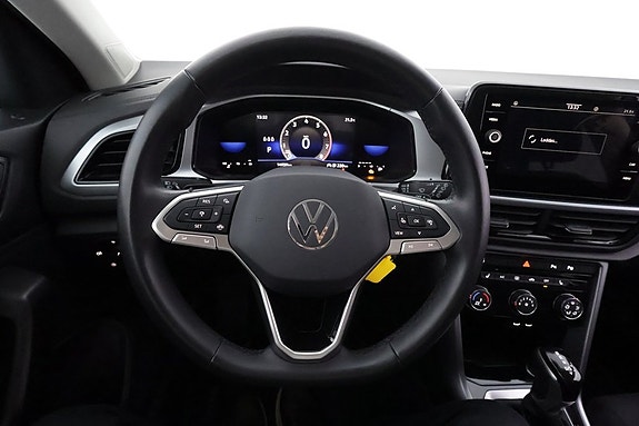 Volkswagen T-Roc 15 of 22
