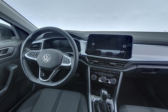 Volkswagen T-Roc 8 of 22
