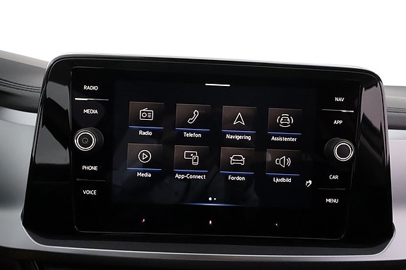 Volkswagen T-Roc 18 of 22