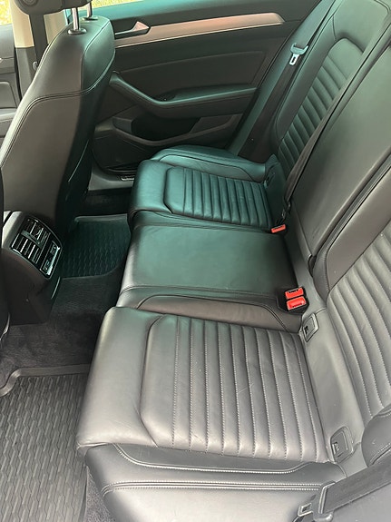 Volkswagen Passat Alltrack 7 of 8