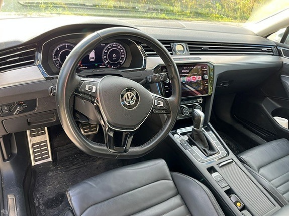 Volkswagen Passat Alltrack 5 of 6