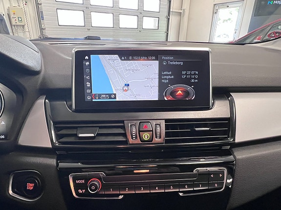 BMW 225xe 16 of 18