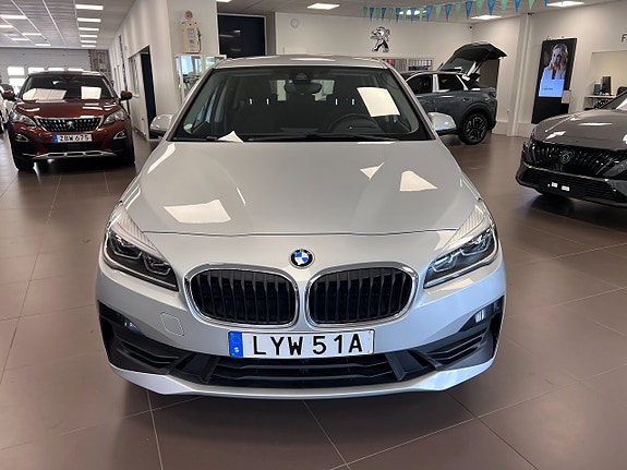 BMW 225xe 7 of 18