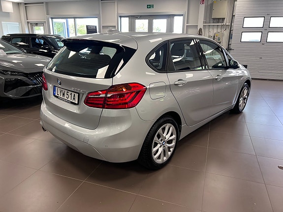 BMW 225xe 4 of 18
