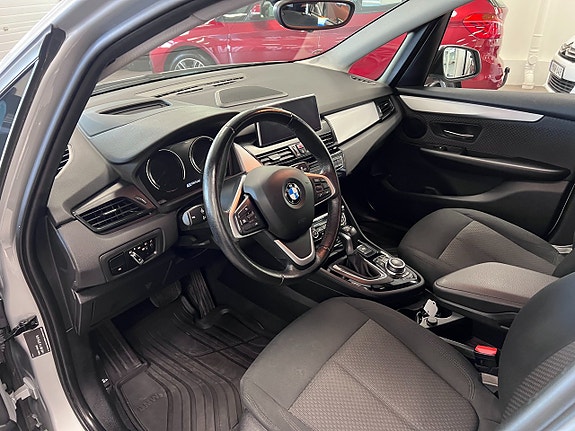 BMW 225xe 8 of 18
