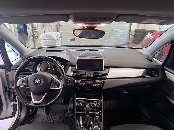 BMW 225xe 14 of 18