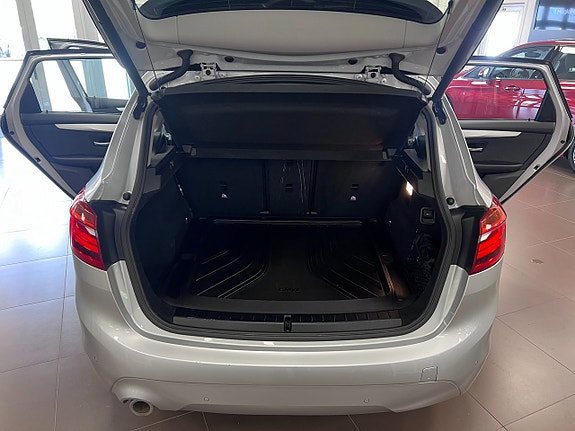 BMW 225xe 10 of 18