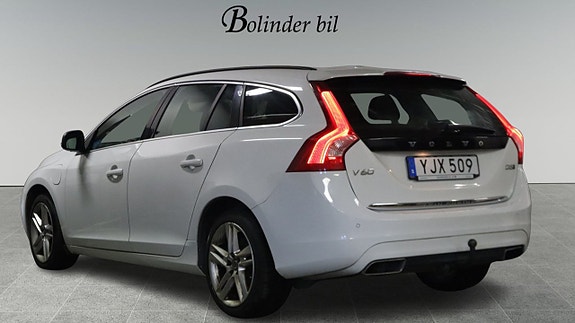 Volvo V60 4 of 22