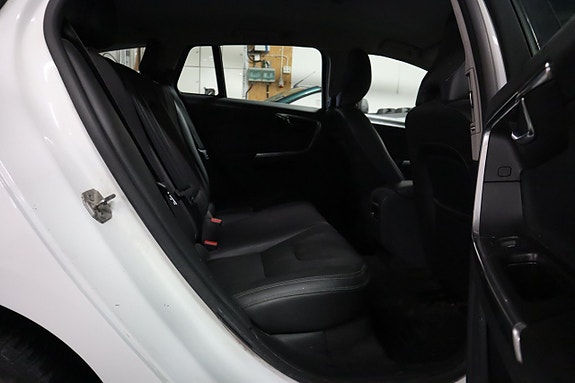 Volvo V60 12 of 22