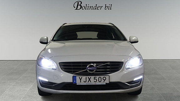 Volvo V60 2 of 22