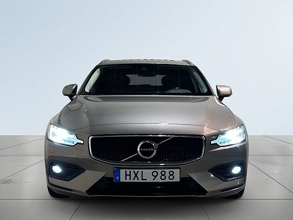 Volvo V60 2 of 23