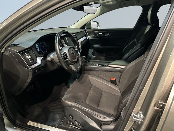 Volvo V60 7 of 23