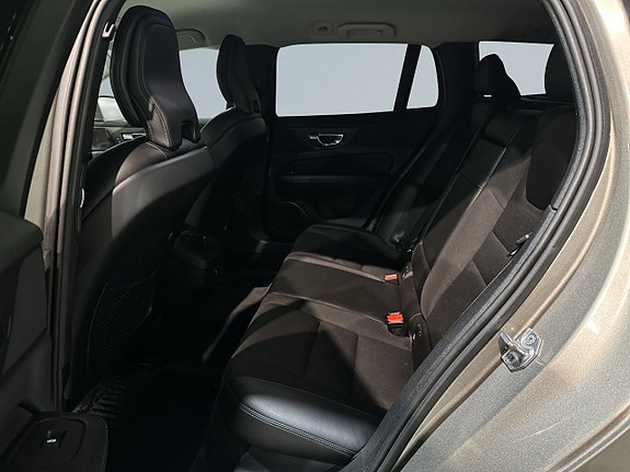 Volvo V60 13 of 23