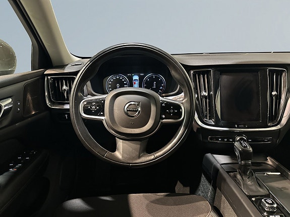 Volvo V60 9 of 23